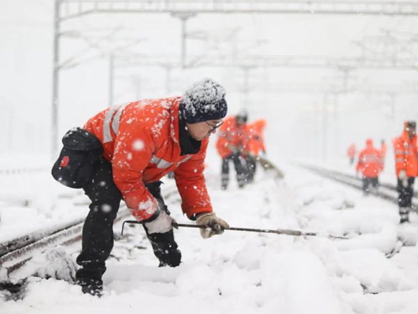 耀世网址：南方多地出现雨雪天气 铁路部门启动应急措施